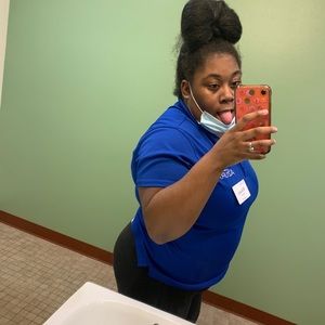 Meet your Posher, Whitney